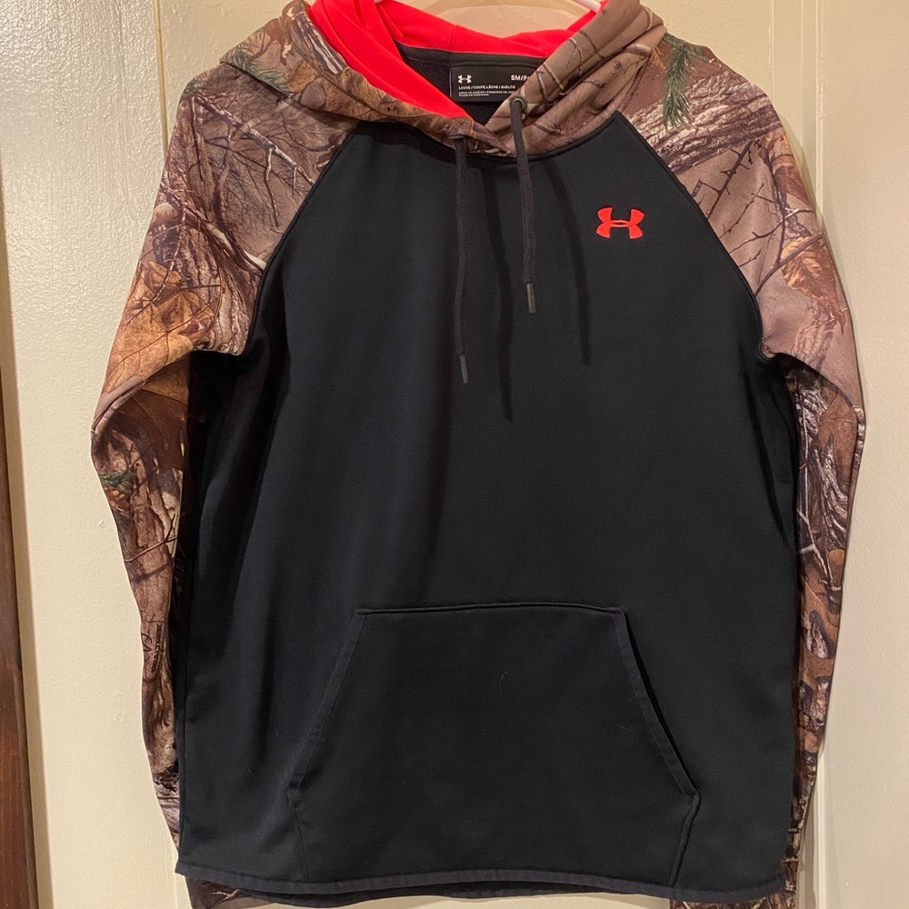 Camp under armour hoodie